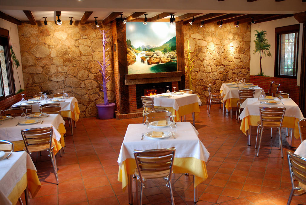 Hostal El Cardenillo Madrigal de la Vera Bagian luar foto