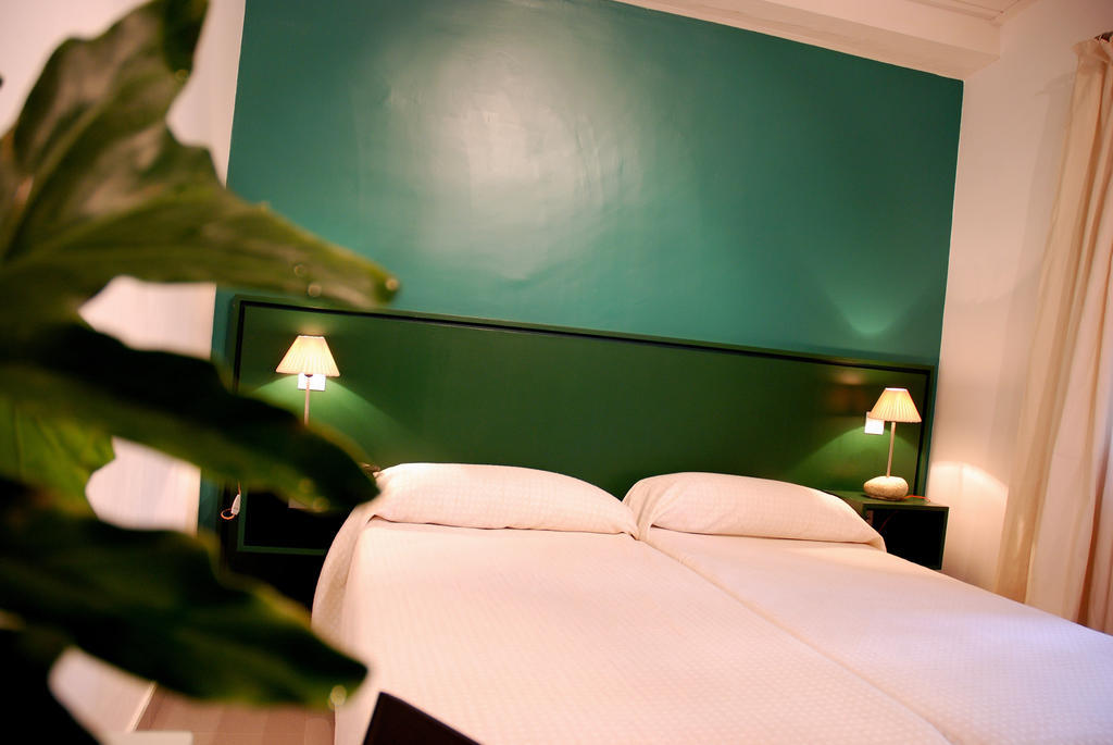 Hostal El Cardenillo Madrigal de la Vera Bagian luar foto