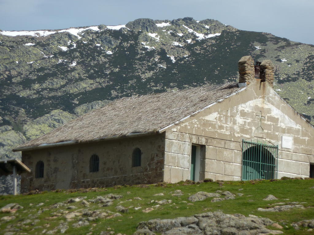 Hostal El Cardenillo Madrigal de la Vera Bagian luar foto